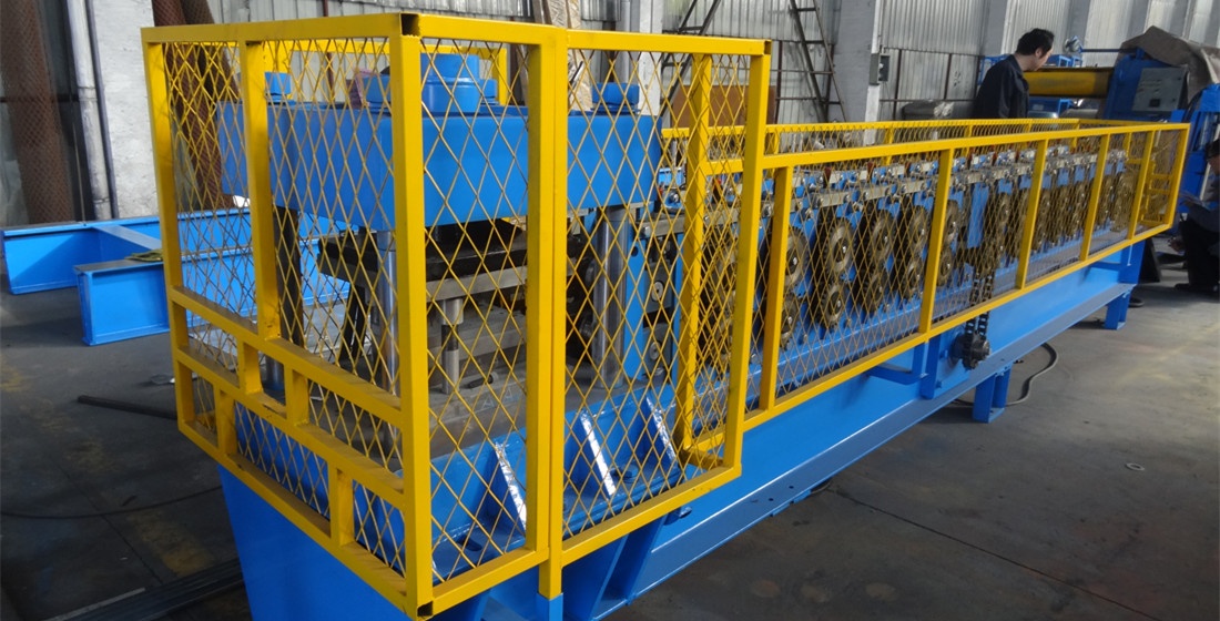 steel roll forming machine