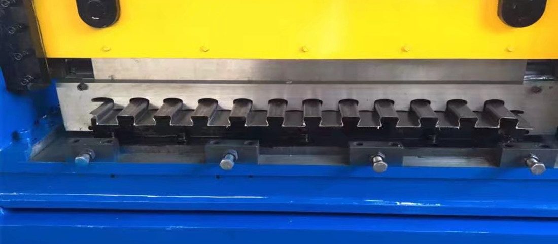 metal wall panel roll forming machine