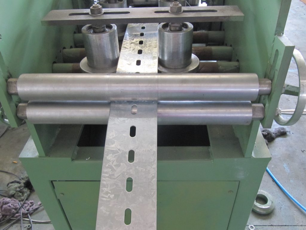 профилегибочная машина для производства стоек с 4