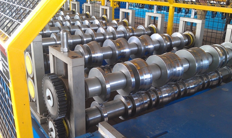 roll membentuk roller untuk alur