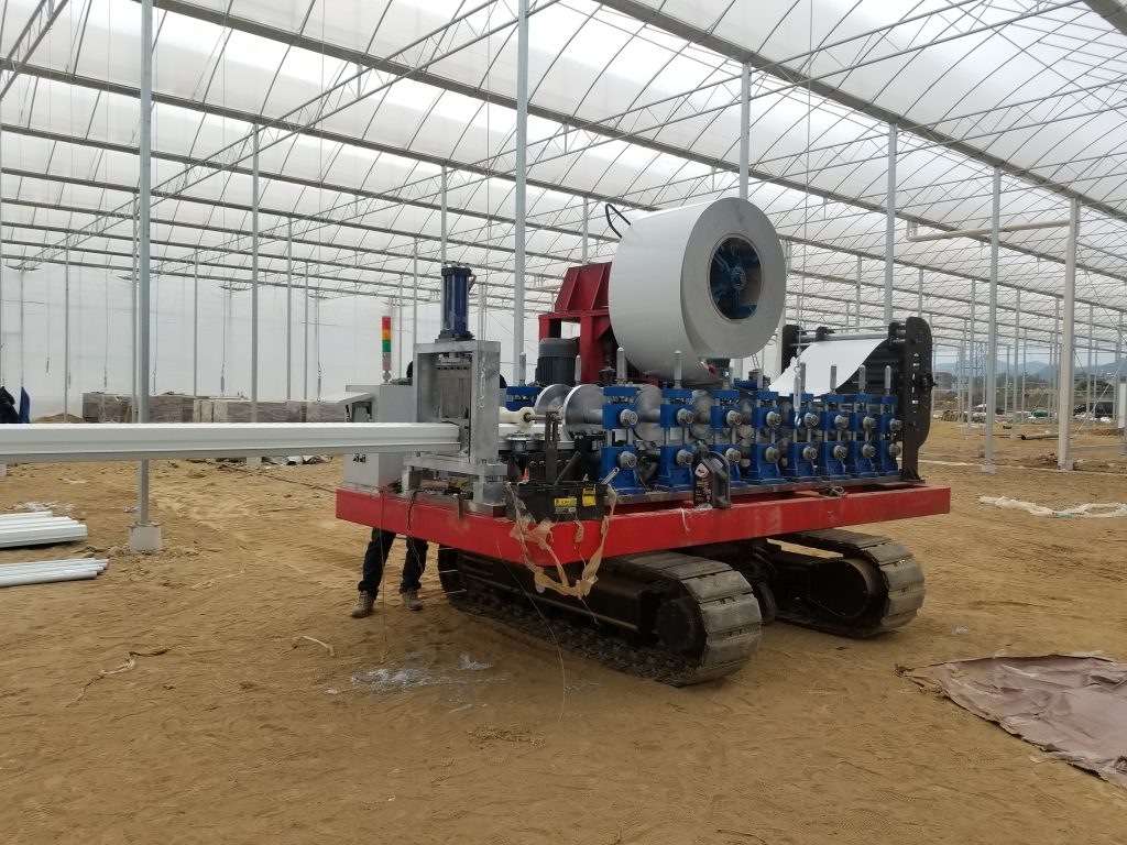 Perfiladora de canales de cultivo móvil Beli RollForming para instalación en invernaderos