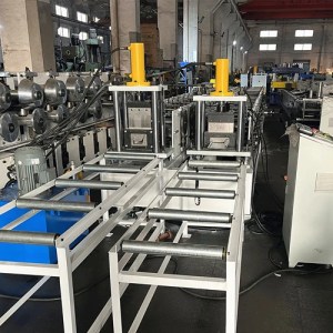 Профилегибочная машина для производства двухрядных водосточных желобов и фасочных досок 1 двухвалковая профилегибочная машина для водосточных желобов и фасциальной доски