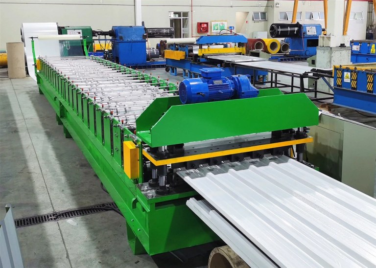 Профилегибочная машина для производства трапециевидных ребристых кровель и облицовки стен Spandeck