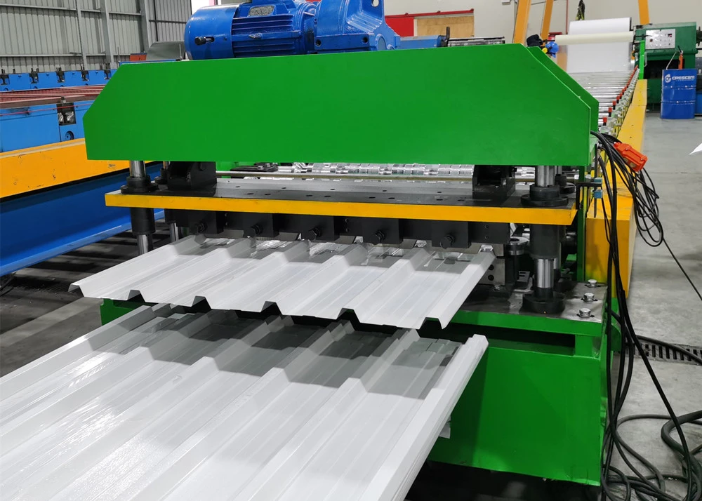 Профилегибочная машина для производства трапециевидных ребристых кровель и облицовки стен Spandeck