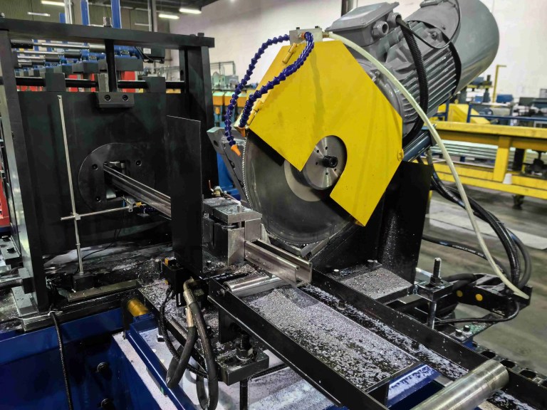 High-speed flying saw cutting unit finalizes the finished channel product from the strut channel roll forming machine